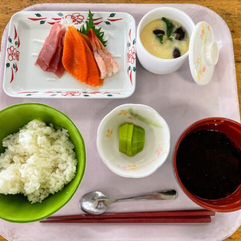 新鮮な「お刺身」をご提供しました！
